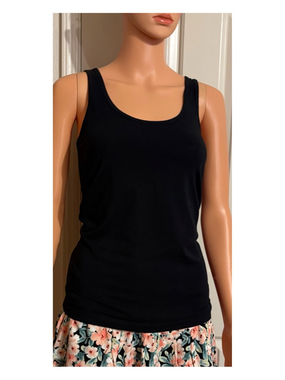 Banana Republic Black Scoop Neck Tank Top